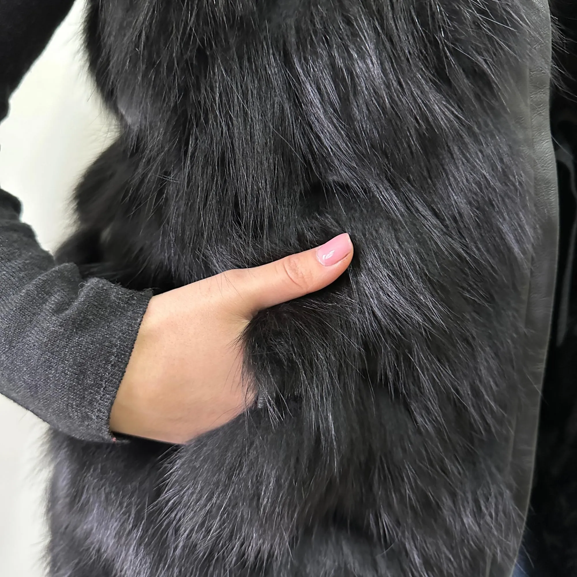 Black Natural Leather and Fox Fur Vest – Diamond Pattern, Zipper, and Lined Design (S)