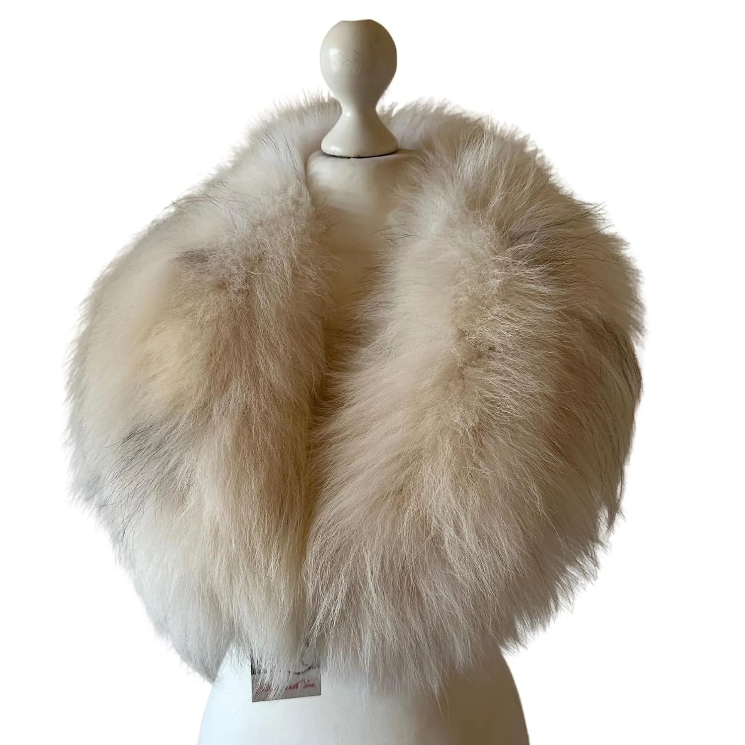 Large shawl collar made of arctic fox fur, lined and with buttons included
